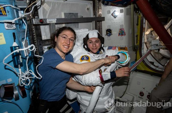 NASA'nın ilk kez sadece kadınlardan oluşan ekibi uzay yürüyüşünde