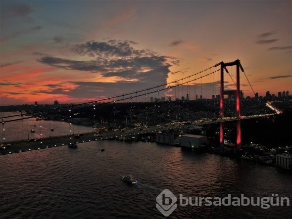 İstanbul kızıla büründü