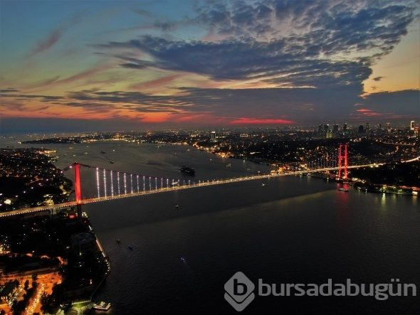 İstanbul kızıla büründü