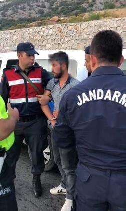 Araç hırsızını yakalamak için nefes kesen kovalamaca!