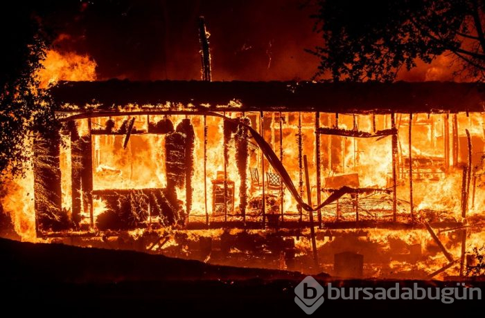 California'da yayılan yangınlar nedeniyle binlerce kişi tahliye edildi!