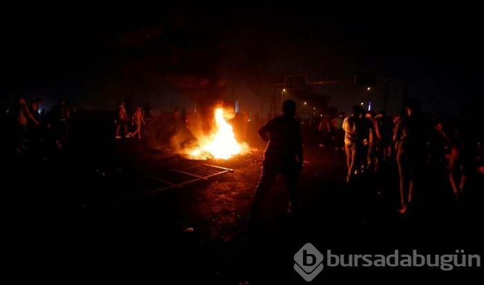 Yeşil Bölge'nin önüne gelen Bağdatlı göstericiler!