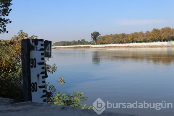 Meriç Nehri'nde kum adacıkları oluştu!