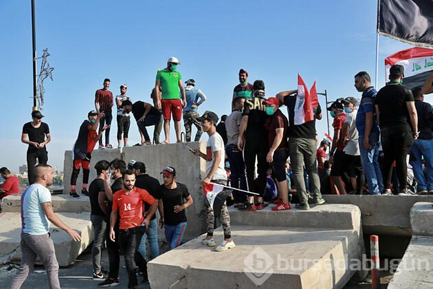 Protestocular beton blokları devirdi! Irak karıştı!