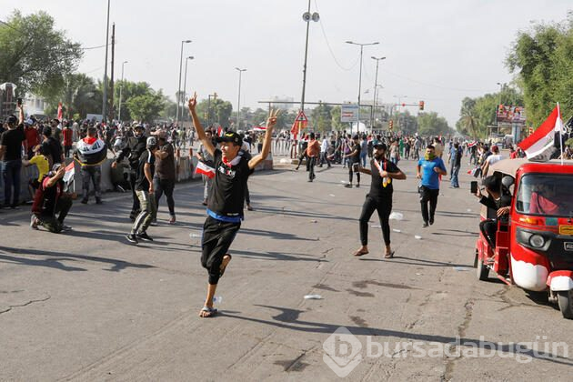 Protestocular beton blokları devirdi! Irak karıştı!