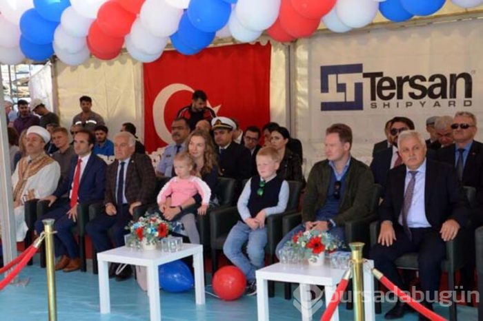 İmam ve papazın dualarıyla indirildi!