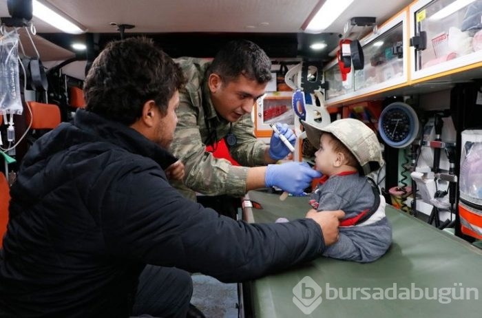 Türk askeri,Tel Abyad halkının yaralarını sarıyor!