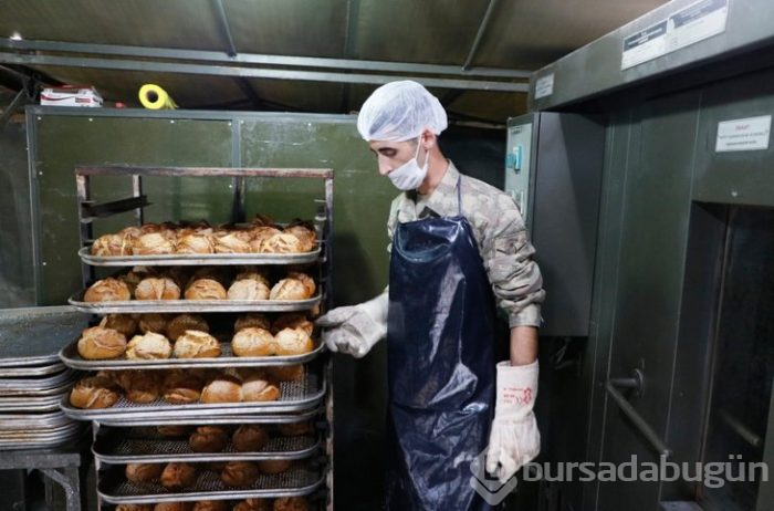 Türk askeri,Tel Abyad halkının yaralarını sarıyor!
