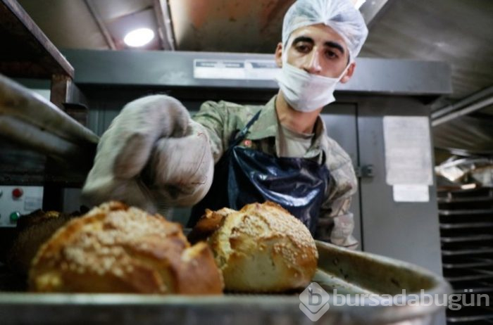 Türk askeri,Tel Abyad halkının yaralarını sarıyor!
