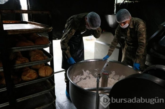 Türk askeri,Tel Abyad halkının yaralarını sarıyor!