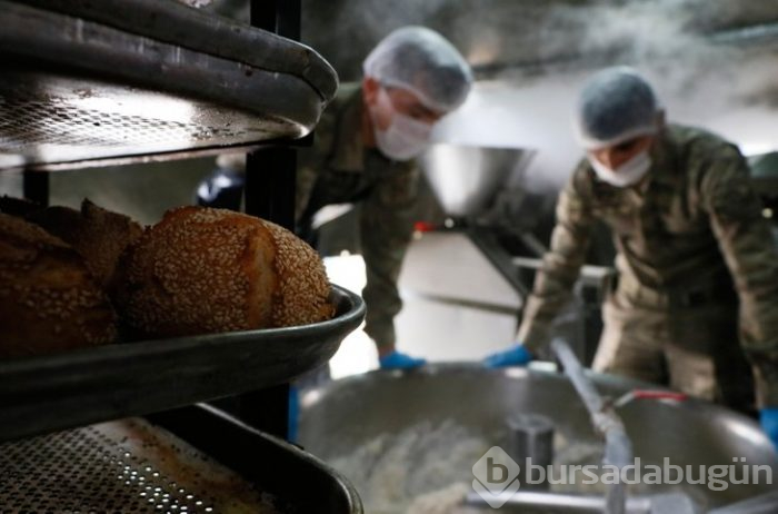 Türk askeri,Tel Abyad halkının yaralarını sarıyor!