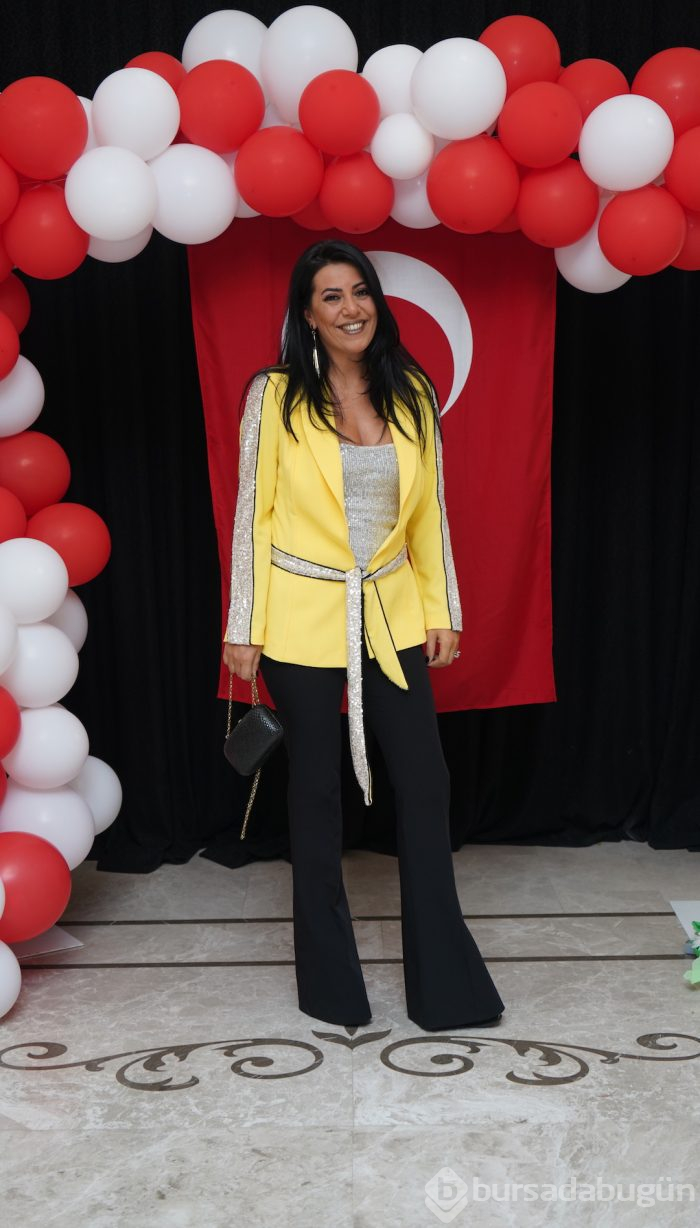Bursalı hanımlardan Cumhuriyet kutlaması