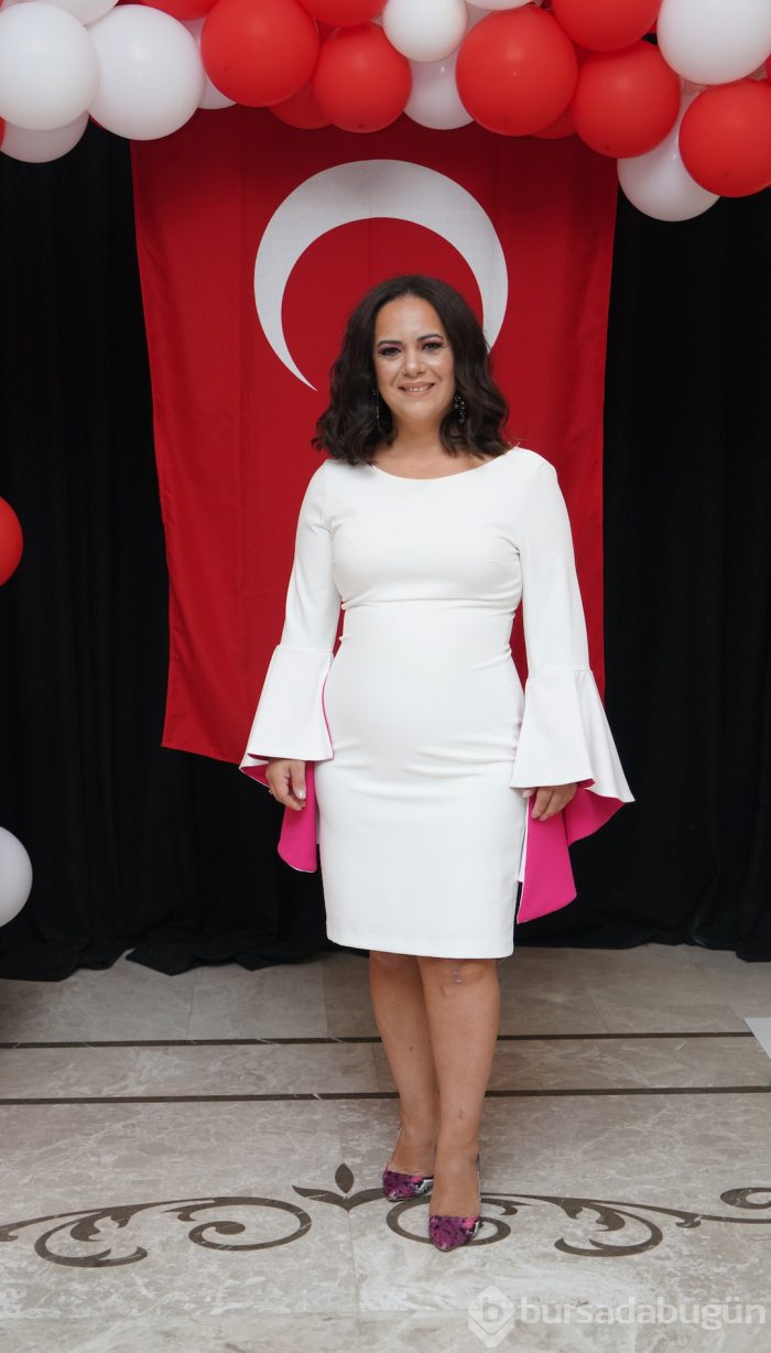 Bursalı hanımlardan Cumhuriyet kutlaması