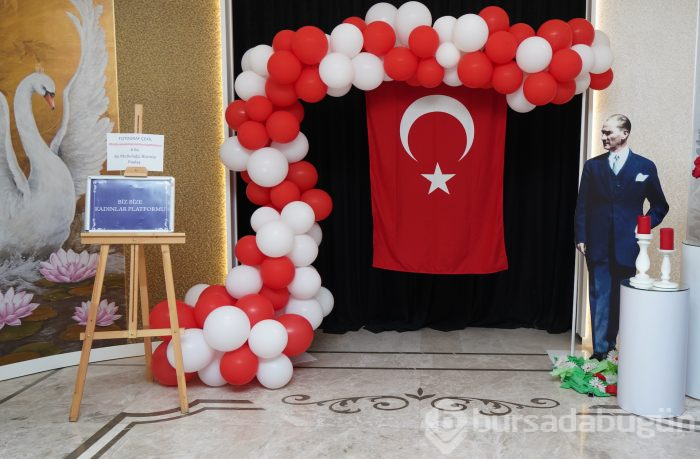 Bursalı hanımlardan Cumhuriyet kutlaması