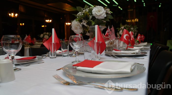 Bursalı hanımlardan Cumhuriyet kutlaması