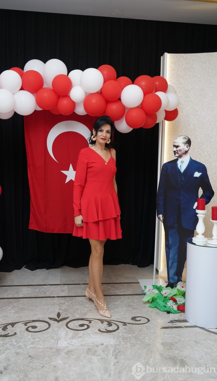 Bursalı hanımlardan Cumhuriyet kutlaması