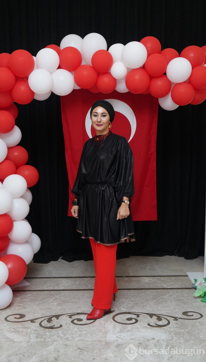 Bursalı hanımlardan Cumhuriyet kutlaması