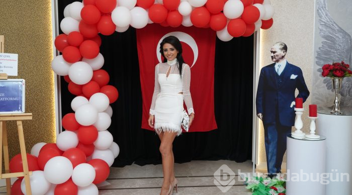 Bursalı hanımlardan Cumhuriyet kutlaması