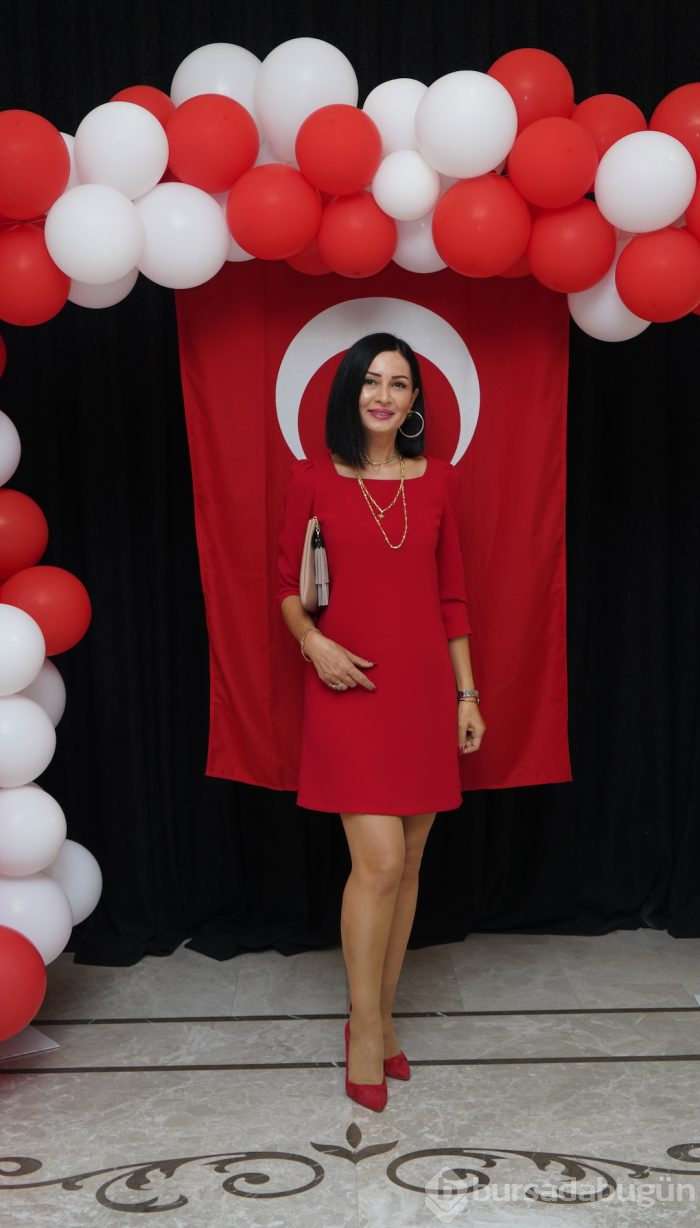 Bursalı hanımlardan Cumhuriyet kutlaması