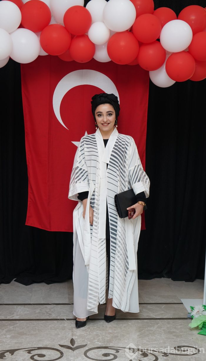 Bursalı hanımlardan Cumhuriyet kutlaması