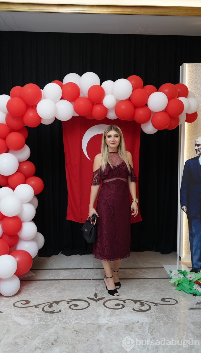 Bursalı hanımlardan Cumhuriyet kutlaması