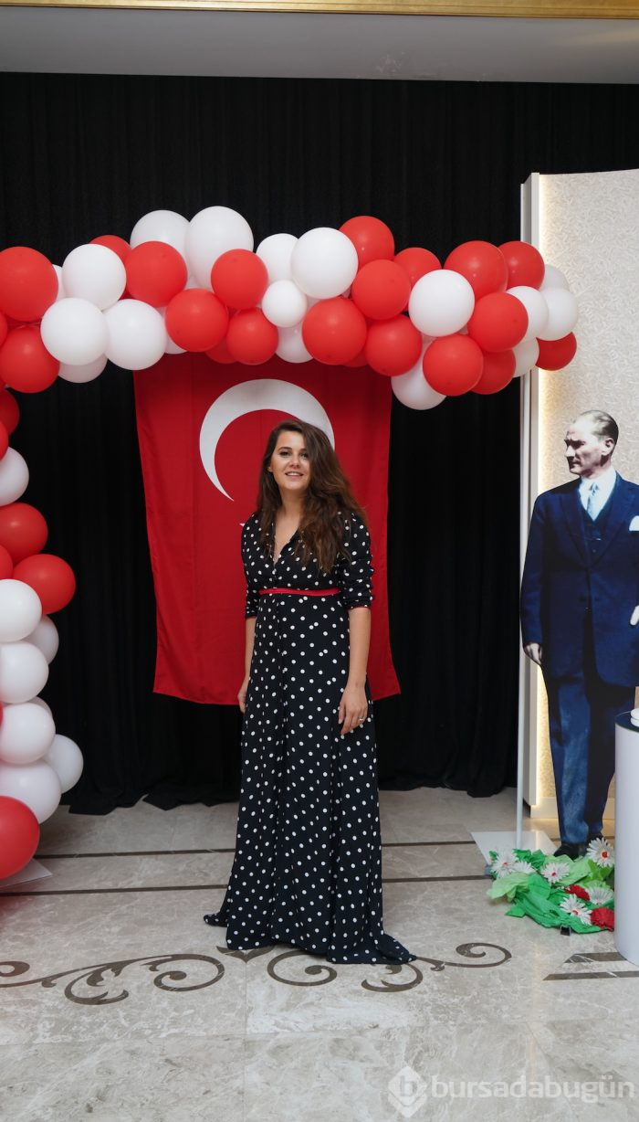 Bursalı hanımlardan Cumhuriyet kutlaması