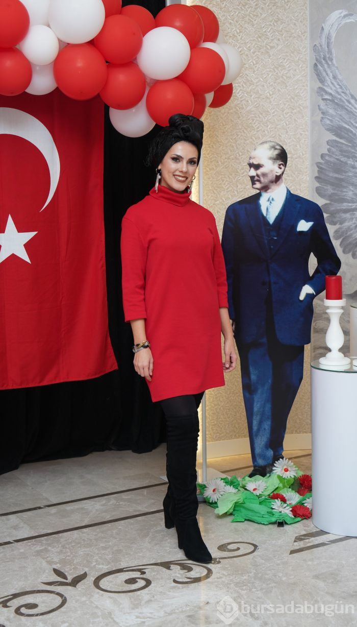 Bursalı hanımlardan Cumhuriyet kutlaması