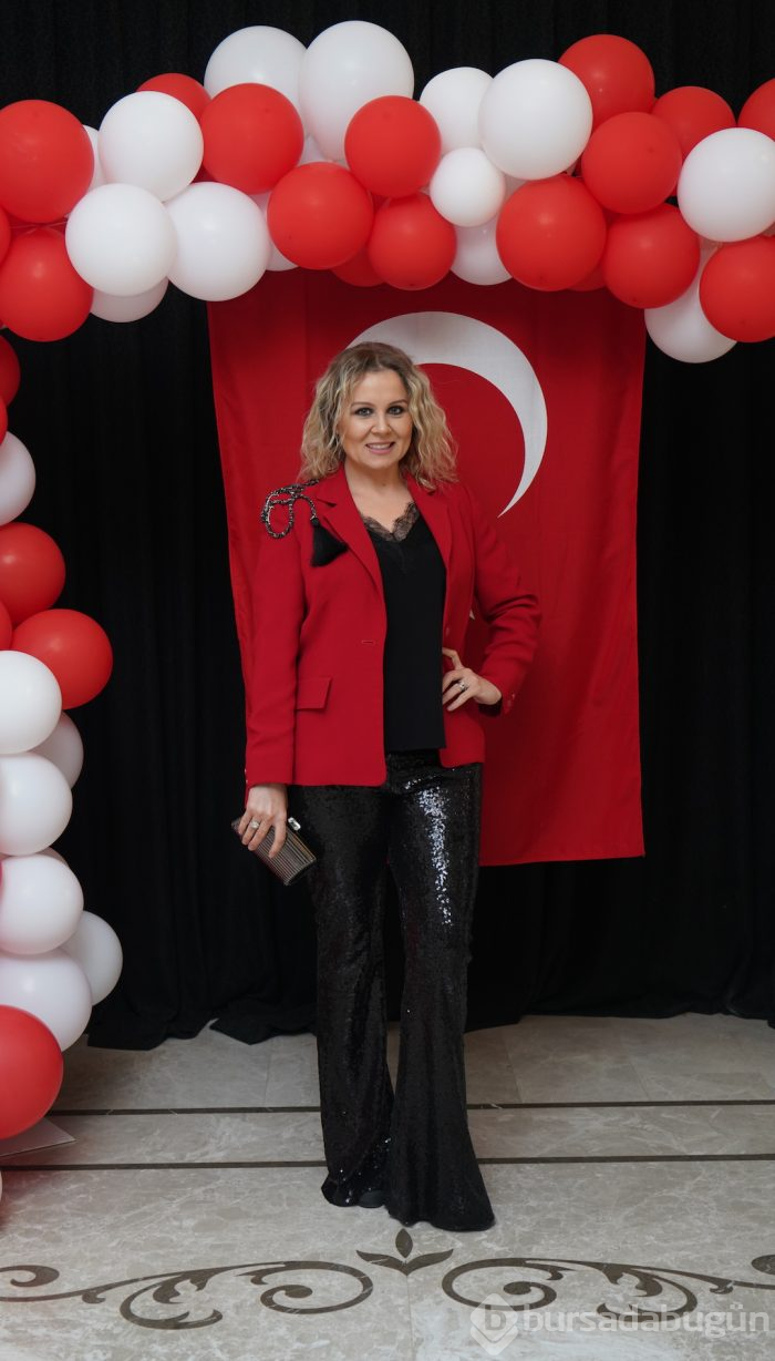 Bursalı hanımlardan Cumhuriyet kutlaması