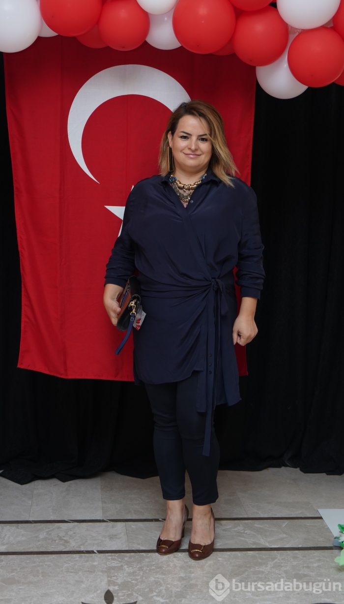 Bursalı hanımlardan Cumhuriyet kutlaması