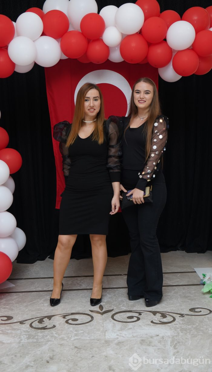 Bursalı hanımlardan Cumhuriyet kutlaması