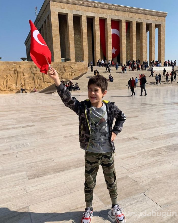 Ünlü isimlerden 29 Ekim Cumhuriyet Bayramı mesajları