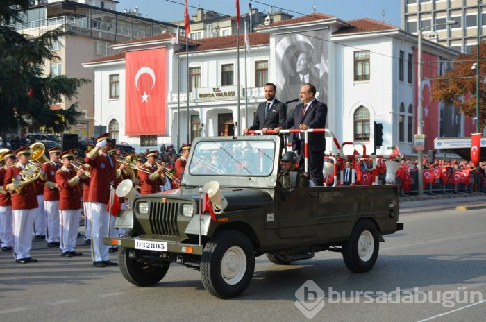 Bursa'da Cumhuriyet'in 96. yıldönümü renkli görüntülere sahne oldu
