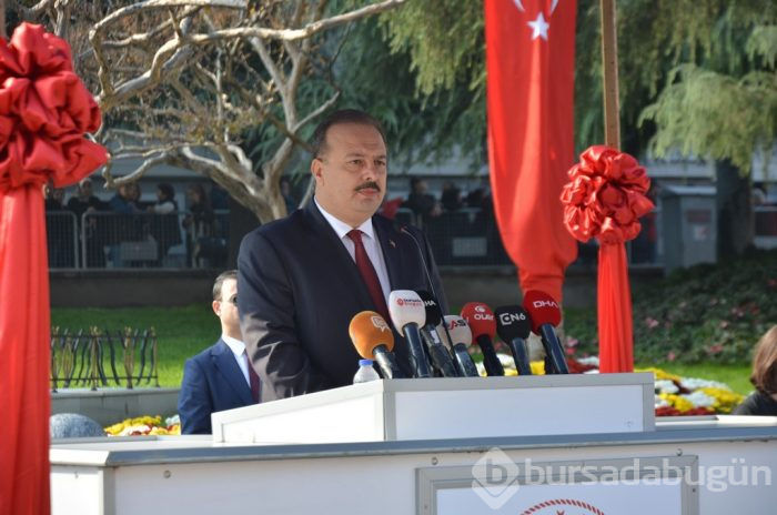 Bursa'da Cumhuriyet'in 96. yıldönümü renkli görüntülere sahne oldu
