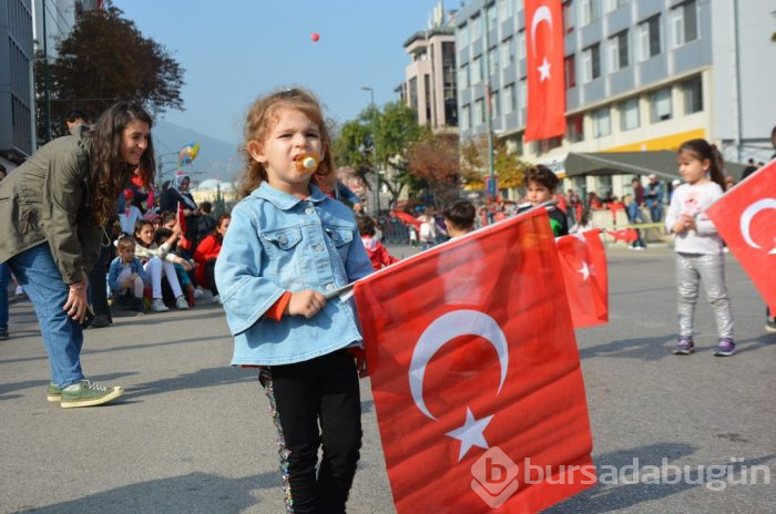Bursa'da Cumhuriyet'in 96. yıldönümü renkli görüntülere sahne oldu
