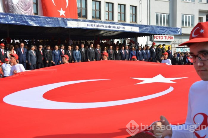 Bursa'da Cumhuriyet'in 96. yıldönümü renkli görüntülere sahne oldu
