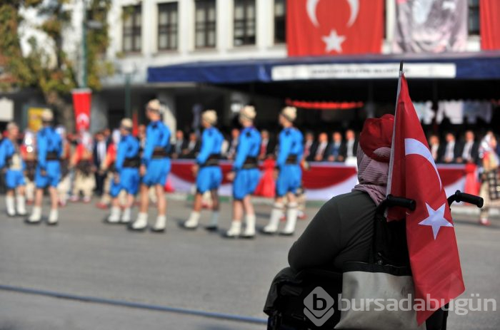 Bursa'da Cumhuriyet'in 96. yıldönümü renkli görüntülere sahne oldu
