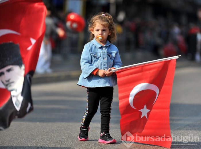 Bursa'da Cumhuriyet'in 96. yıldönümü renkli görüntülere sahne oldu
