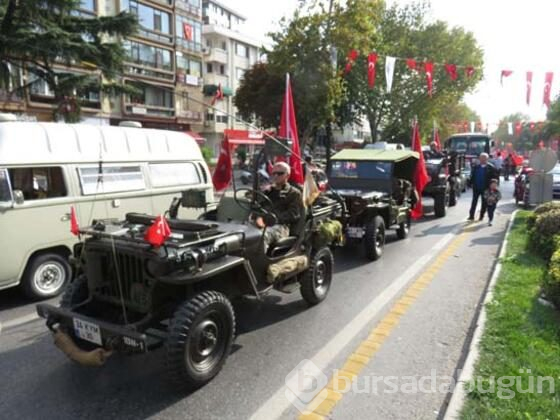 Klasik otomobiller 29 Ekim'e renk kattı