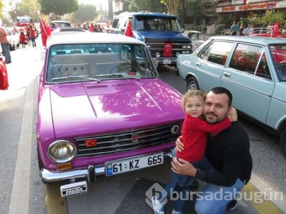 Klasik otomobiller 29 Ekim'e renk kattı