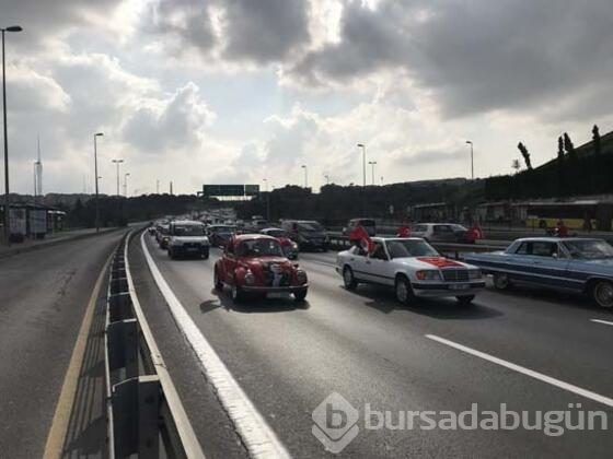Klasik otomobiller 29 Ekim'e renk kattı
