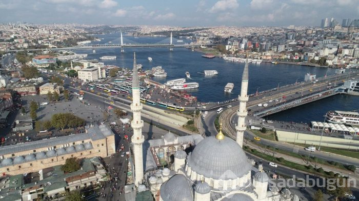 Eminönü'nde balık ekmek satan tekneleri kaldırma kararı geldi!