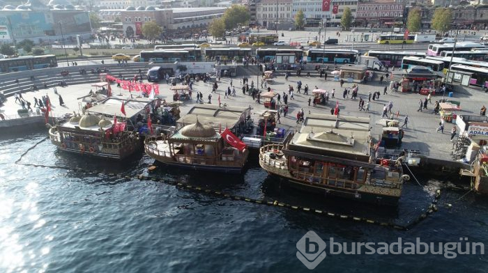 Eminönü'nde balık ekmek satan tekneleri kaldırma kararı geldi!