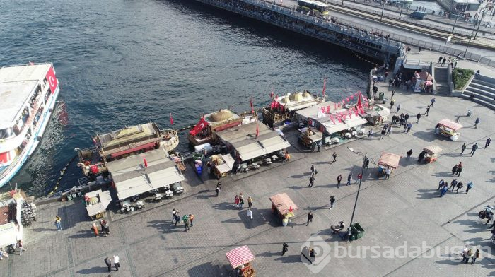 Eminönü'nde balık ekmek satan tekneleri kaldırma kararı geldi!
