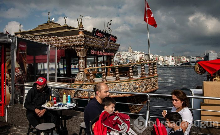 Eminönü'nde balık ekmek satan tekneleri kaldırma kararı geldi!