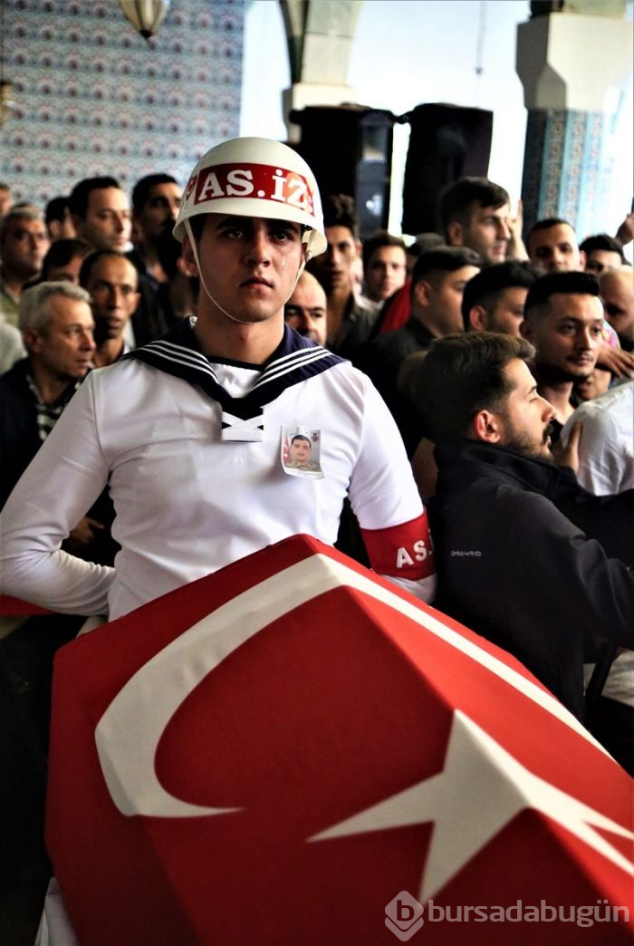 Şehit cenazesinde gülmeyi nasıl başardın ey vekil!