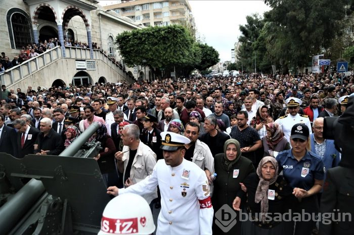 Şehit cenazesinde gülmeyi nasıl başardın ey vekil!