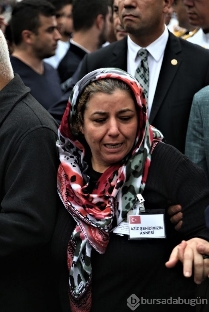 Şehit cenazesinde gülmeyi nasıl başardın ey vekil!