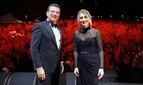 Dilek İmamoğlu'nun 29 Ekim kıyafeti sosyal medyayı karıştırdı!