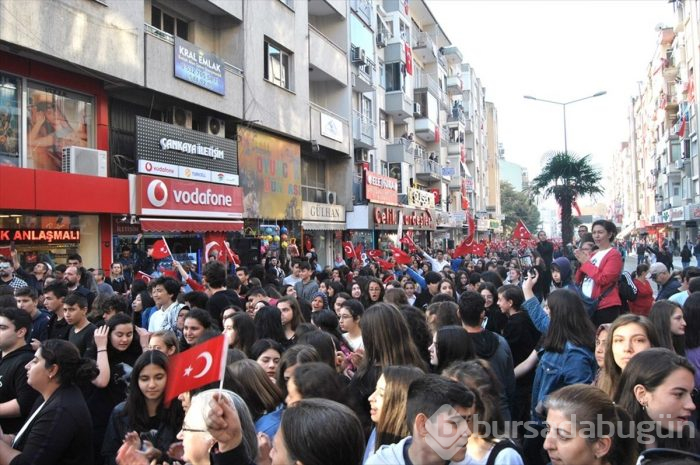 Cumhuriyet Bayramı'nı zeybek oynayarak kutladılar!