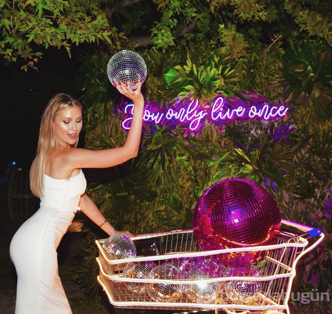 Chloe Loughnan Serdar Ortaç'ı çabuk unuttu!